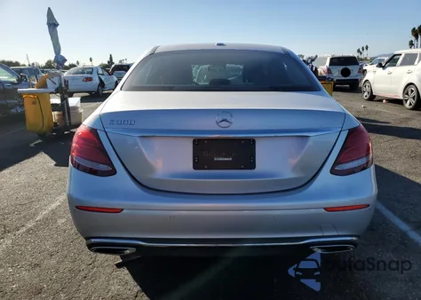 2017 Mercedes-Benz E 300 z USA, uszkodzony, nr VIN WDDZF4JB8HA208796